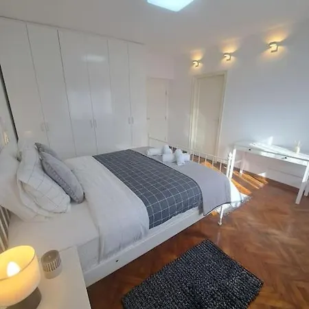 Apartment Ballerina